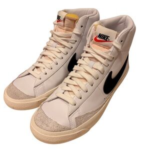 Women’s Nike Blazzer 77’